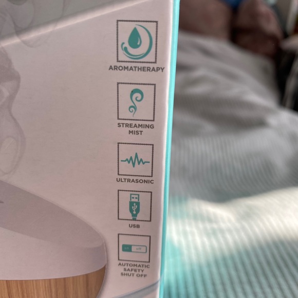 Sharper Image portable misting diffuser & Premium Essential Oils - Picture 4 of 12